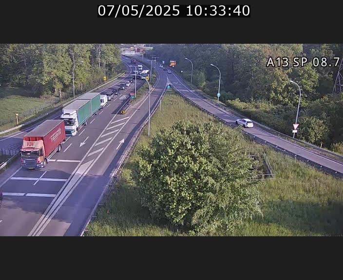Traffic live webcam Luxembourg Jonction Lankelz - A13 direction Pétange - BK 8.7 