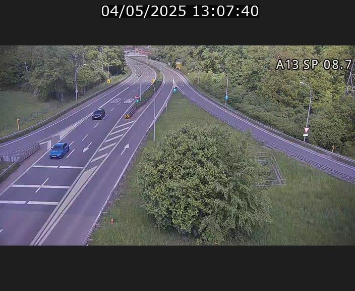 Traffic live webcam Luxembourg Jonction Lankelz - A13 direction Pétange - BK 8.7 