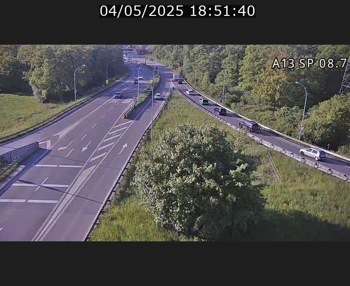 Traffic live webcam Luxembourg Jonction Lankelz - A13 direction Pétange - BK 8.7 