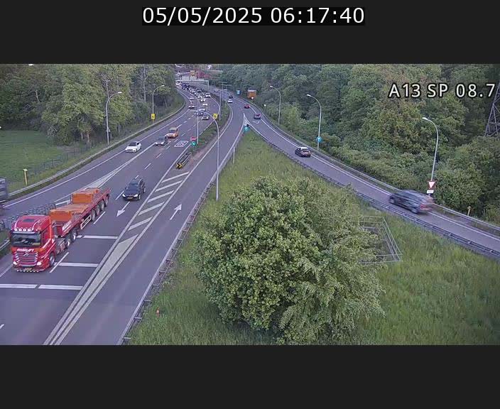 Traffic live webcam Luxembourg Jonction Lankelz - A13 direction Pétange - BK 8.7 