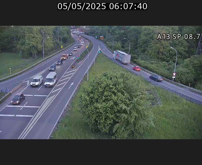 Traffic live webcam Luxembourg Jonction Lankelz - A13 direction Pétange - BK 8.7 