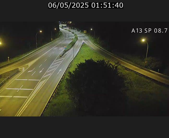 Traffic live webcam Luxembourg Jonction Lankelz - A13 direction Pétange - BK 8.7 
