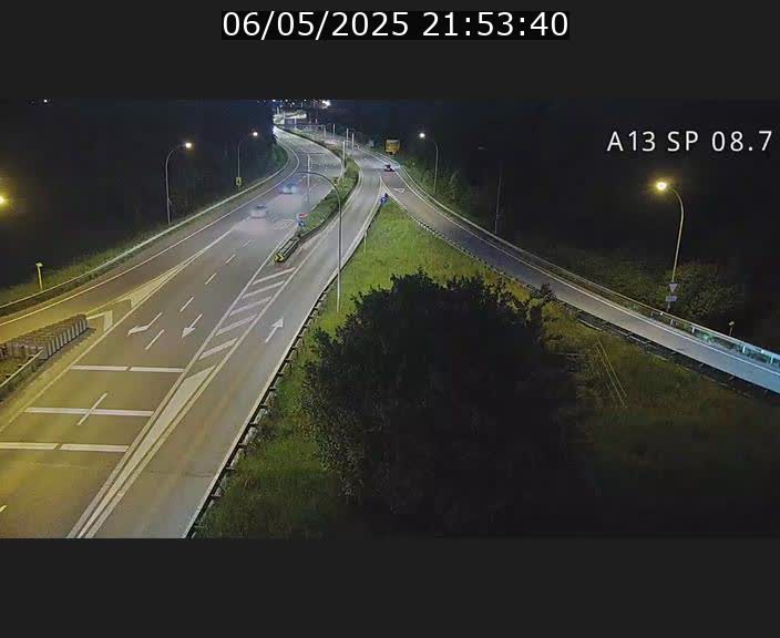 Traffic live webcam Luxembourg Jonction Lankelz - A13 direction Pétange - BK 8.7 