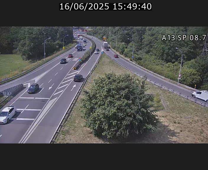 Traffic live webcam Luxembourg Jonction Lankelz - A13 direction Pétange - BK 8.7 
