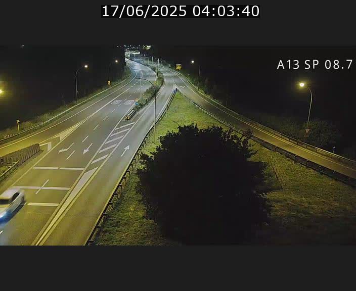Traffic live webcam Luxembourg Jonction Lankelz - A13 direction Pétange - BK 8.7 
