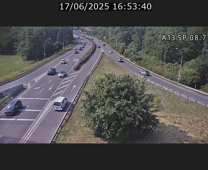Traffic live webcam Luxembourg Jonction Lankelz - A13 direction Pétange - BK 8.7 