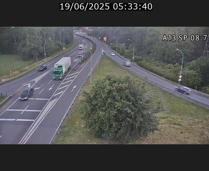 Traffic live webcam Luxembourg Jonction Lankelz - A13 direction Pétange - BK 8.7 