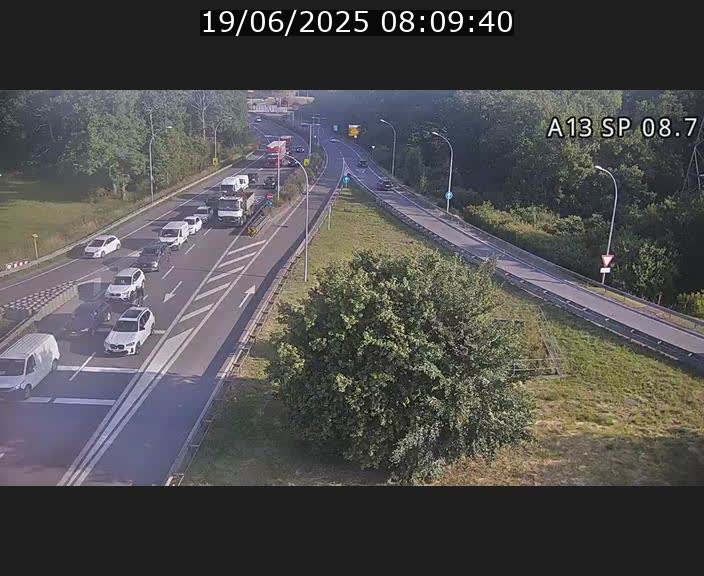Traffic live webcam Luxembourg Jonction Lankelz - A13 direction Pétange - BK 8.7 