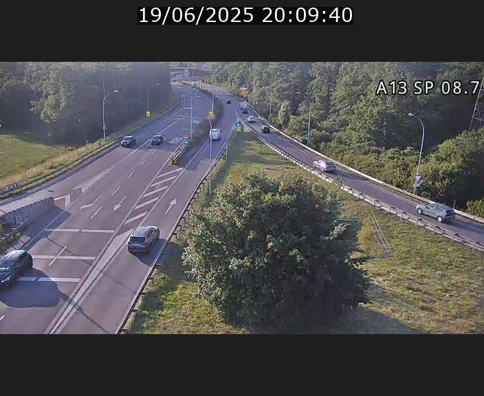 Traffic live webcam Luxembourg Jonction Lankelz - A13 direction Pétange - BK 8.7 