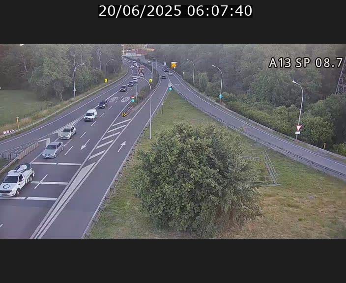 Traffic live webcam Luxembourg Jonction Lankelz - A13 direction Pétange - BK 8.7 