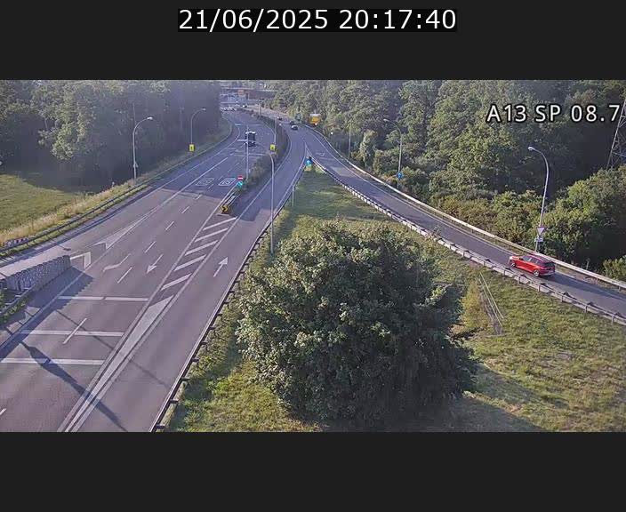Traffic live webcam Luxembourg Jonction Lankelz - A13 direction Pétange - BK 8.7 