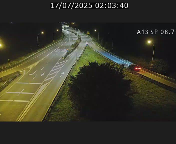 Traffic live webcam Luxembourg Jonction Lankelz - A13 direction Pétange - BK 8.7 