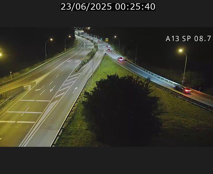 Traffic live webcam Luxembourg Jonction Lankelz - A13 direction Pétange - BK 8.7 