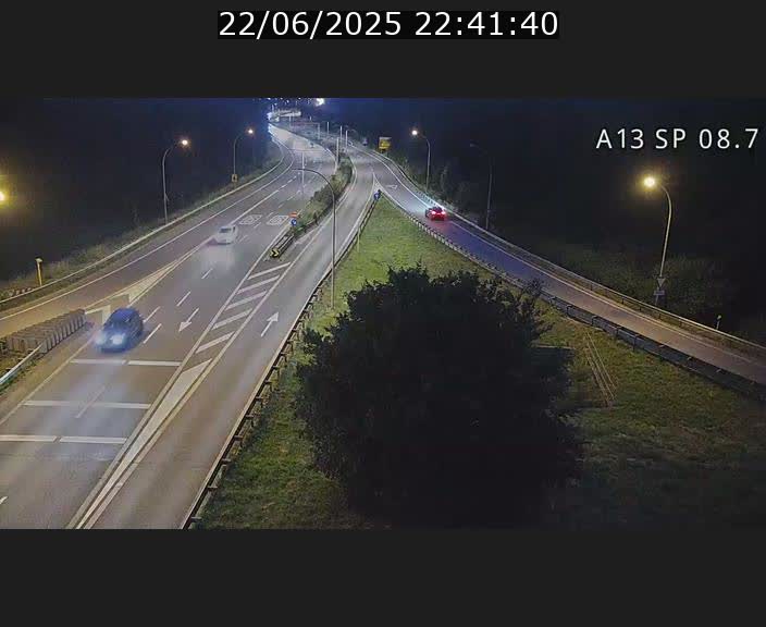 Traffic live webcam Luxembourg Jonction Lankelz - A13 direction Pétange - BK 8.7 