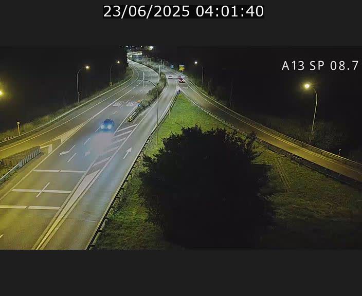 Traffic live webcam Luxembourg Jonction Lankelz - A13 direction Pétange - BK 8.7 