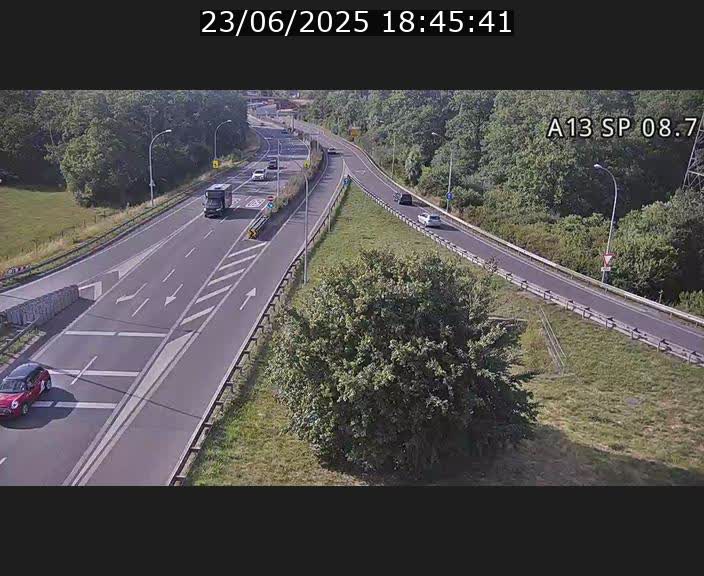 Traffic live webcam Luxembourg Jonction Lankelz - A13 direction Pétange - BK 8.7 