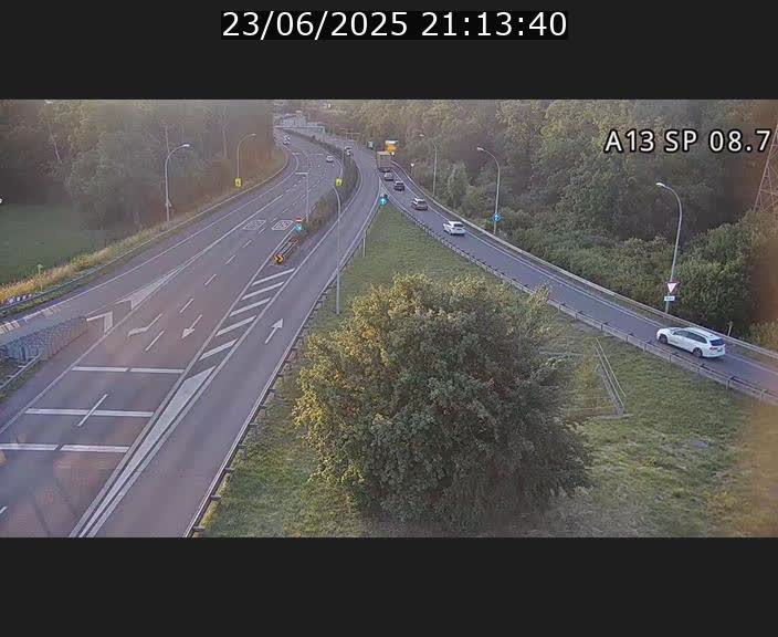 Traffic live webcam Luxembourg Jonction Lankelz - A13 direction Pétange - BK 8.7 