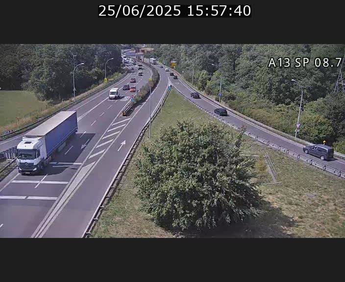 Traffic live webcam Luxembourg Jonction Lankelz - A13 direction Pétange - BK 8.7 