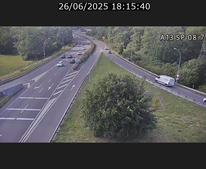 Traffic live webcam Luxembourg Jonction Lankelz - A13 direction Pétange - BK 8.7 