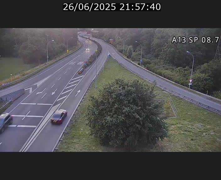 Traffic live webcam Luxembourg Jonction Lankelz - A13 direction Pétange - BK 8.7 