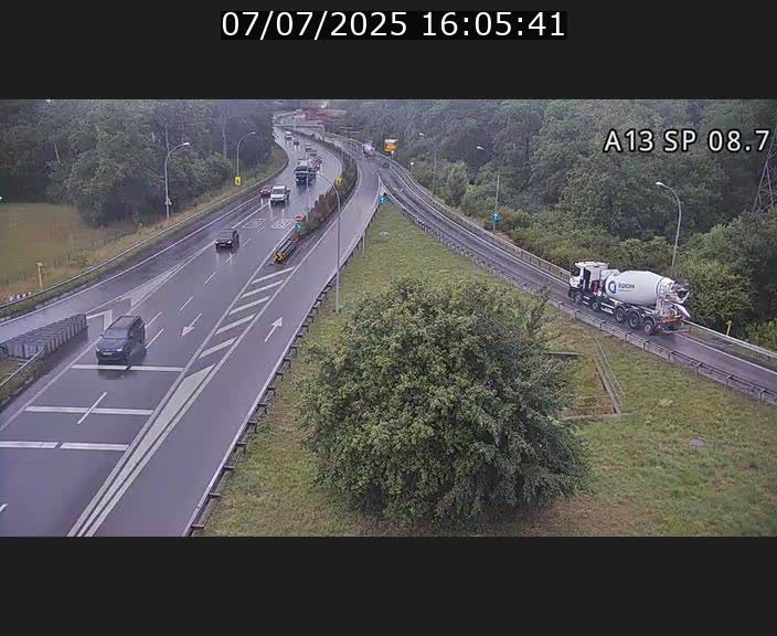 Traffic live webcam Luxembourg Jonction Lankelz - A13 direction Pétange - BK 8.7 