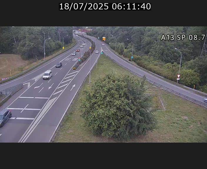 Traffic live webcam Luxembourg Jonction Lankelz - A13 direction Pétange - BK 8.7 