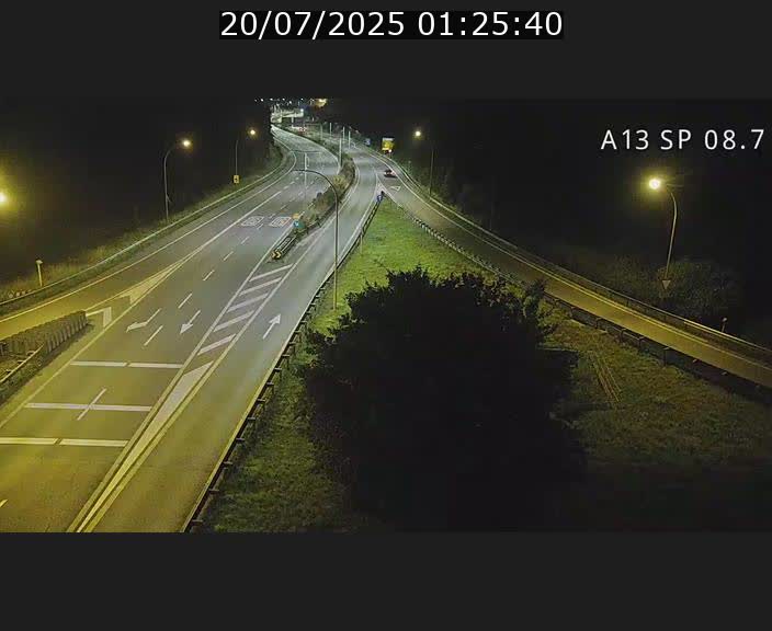 Traffic live webcam Luxembourg Jonction Lankelz - A13 direction Pétange - BK 8.7 