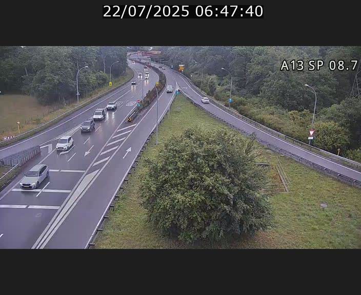 Traffic live webcam Luxembourg Jonction Lankelz - A13 direction Pétange - BK 8.7 