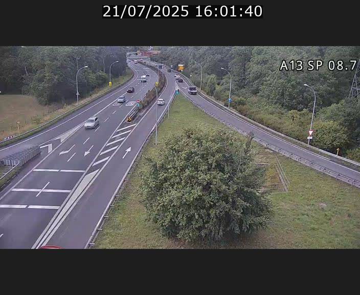 Traffic live webcam Luxembourg Jonction Lankelz - A13 direction Pétange - BK 8.7 