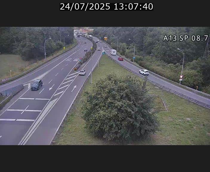 Traffic live webcam Luxembourg Jonction Lankelz - A13 direction Pétange - BK 8.7 