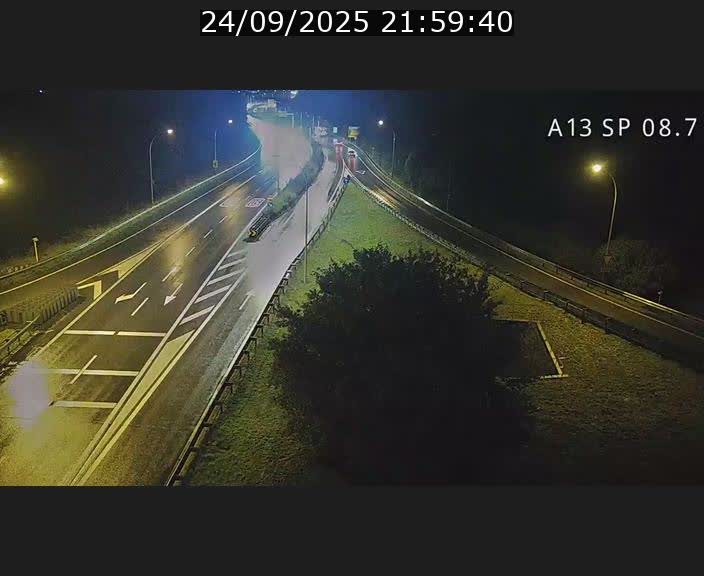Traffic live webcam Luxembourg Jonction Lankelz - A13 direction Pétange - BK 8.7 