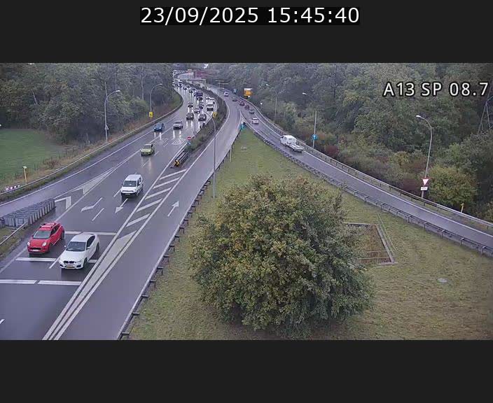Traffic live webcam Luxembourg Jonction Lankelz - A13 direction Pétange - BK 8.7 