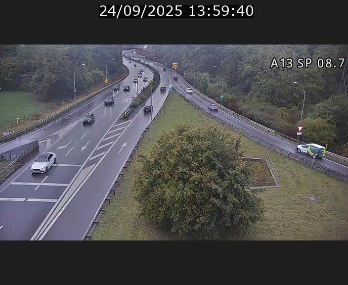 Traffic live webcam Luxembourg Jonction Lankelz - A13 direction Pétange - BK 8.7 
