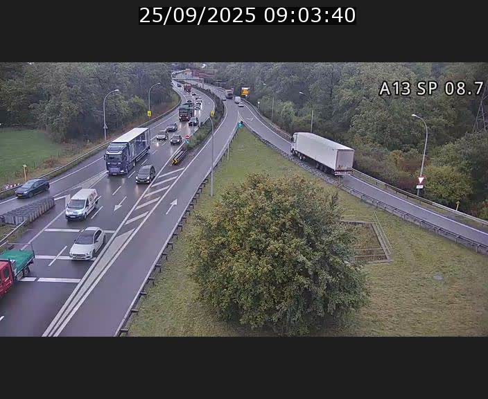 Traffic live webcam Luxembourg Jonction Lankelz - A13 direction Pétange - BK 8.7 