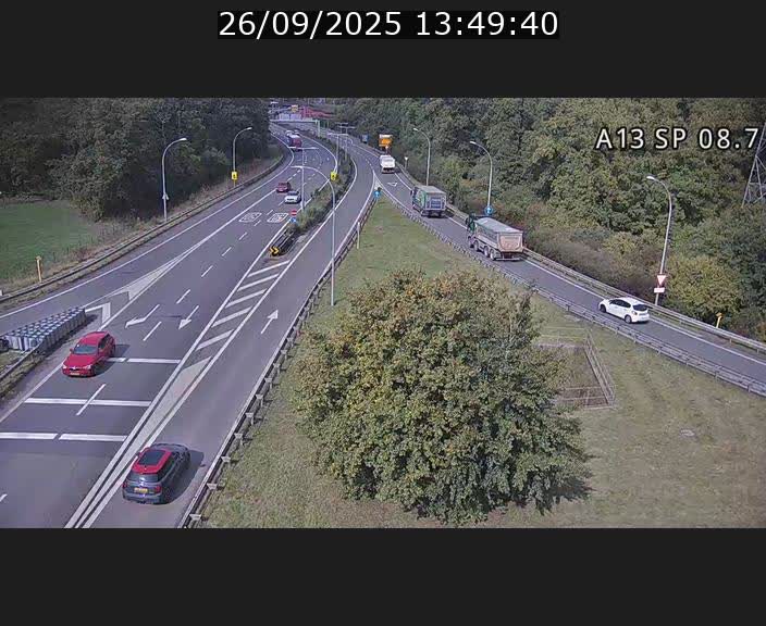 Traffic live webcam Luxembourg Jonction Lankelz - A13 direction Pétange - BK 8.7 