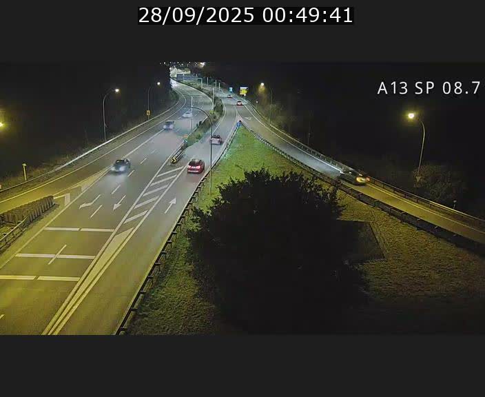 Traffic live webcam Luxembourg Jonction Lankelz - A13 direction Pétange - BK 8.7 