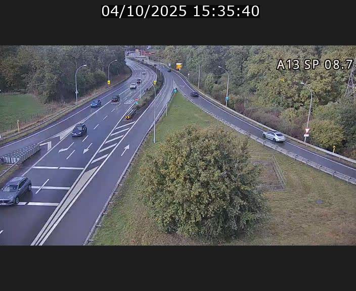 Traffic live webcam Luxembourg Jonction Lankelz - A13 direction Pétange - BK 8.7 