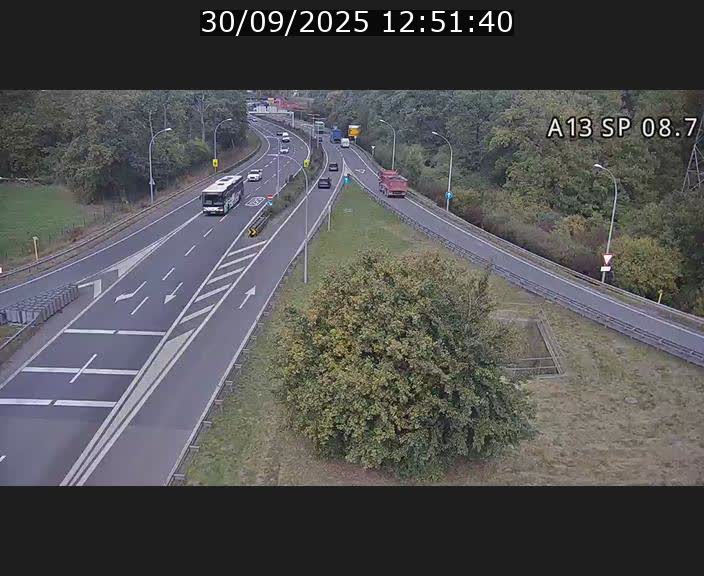 Traffic live webcam Luxembourg Jonction Lankelz - A13 direction Pétange - BK 8.7 
