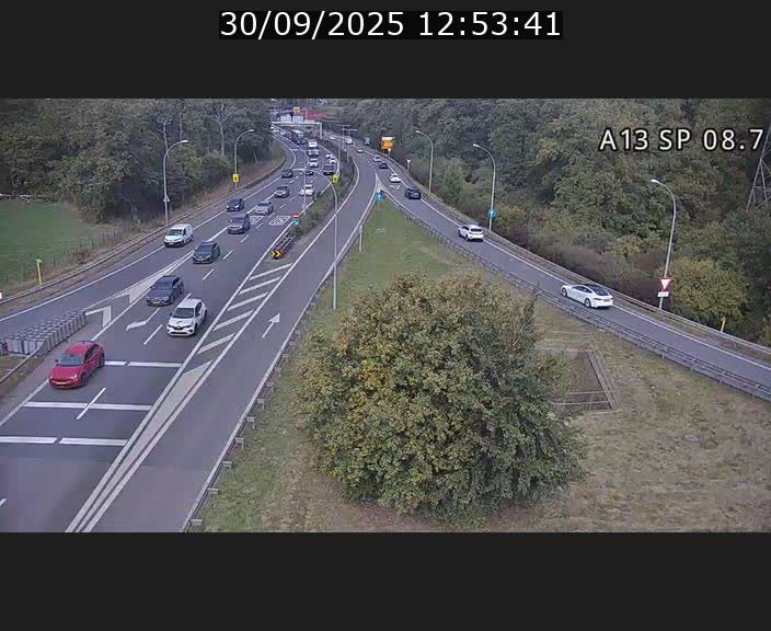 Traffic live webcam Luxembourg Jonction Lankelz - A13 direction Pétange - BK 8.7 
