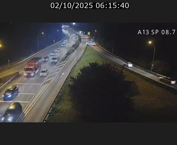 Traffic live webcam Luxembourg Jonction Lankelz - A13 direction Pétange - BK 8.7 