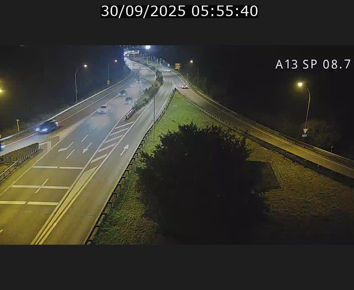 Traffic live webcam Luxembourg Jonction Lankelz - A13 direction Pétange - BK 8.7 