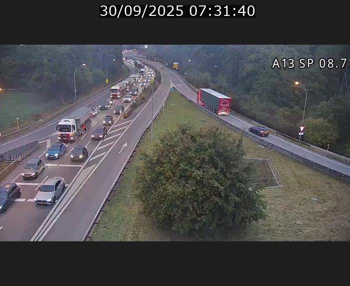 Traffic live webcam Luxembourg Jonction Lankelz - A13 direction Pétange - BK 8.7 