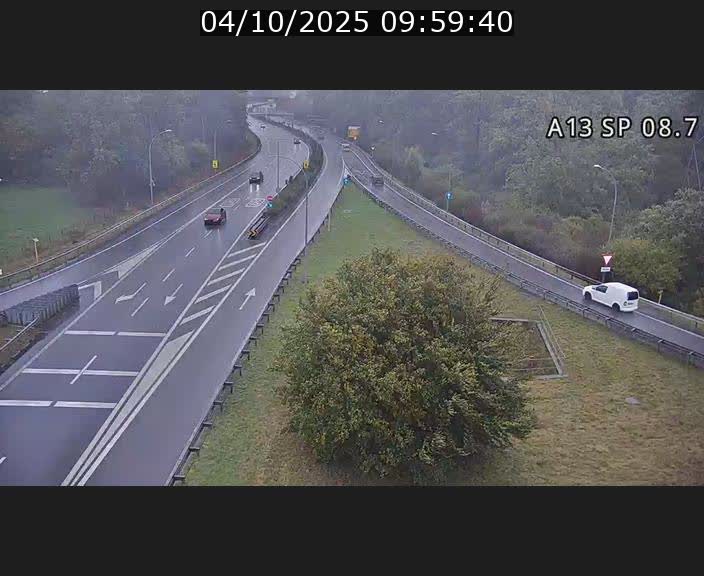 Traffic live webcam Luxembourg Jonction Lankelz - A13 direction Pétange - BK 8.7 