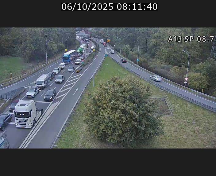 Traffic live webcam Luxembourg Jonction Lankelz - A13 direction Pétange - BK 8.7 