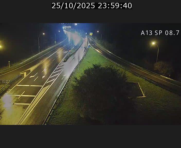 Traffic live webcam Luxembourg Jonction Lankelz - A13 direction Pétange - BK 8.7 