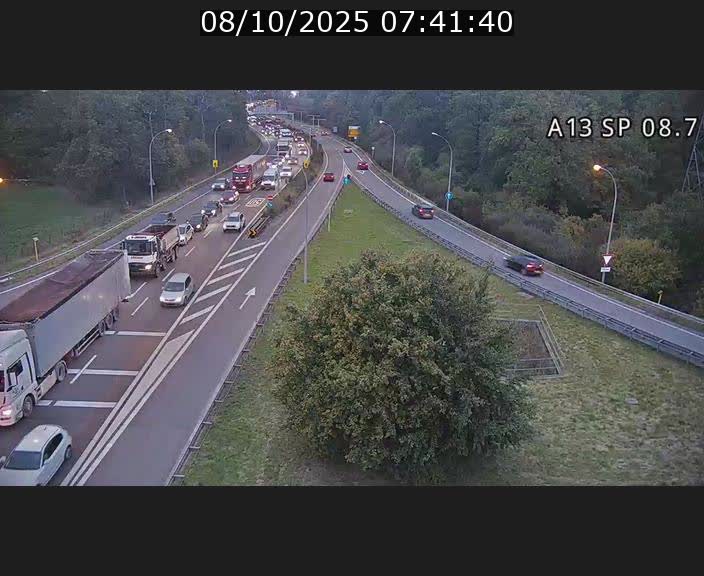 Traffic live webcam Luxembourg Jonction Lankelz - A13 direction Pétange - BK 8.7 
