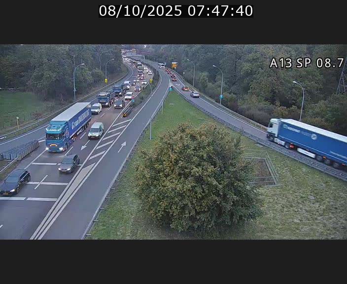 Traffic live webcam Luxembourg Jonction Lankelz - A13 direction Pétange - BK 8.7 