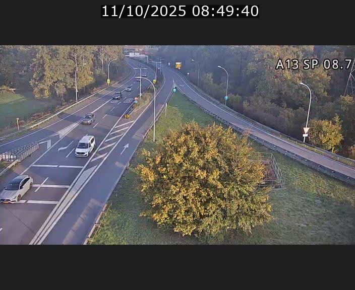 Traffic live webcam Luxembourg Jonction Lankelz - A13 direction Pétange - BK 8.7 