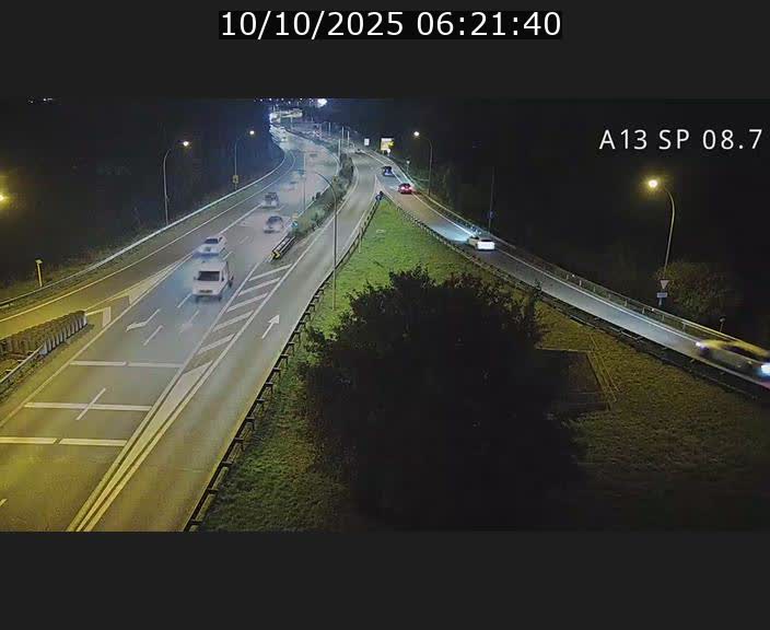 Traffic live webcam Luxembourg Jonction Lankelz - A13 direction Pétange - BK 8.7 