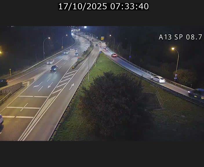 Traffic live webcam Luxembourg Jonction Lankelz - A13 direction Pétange - BK 8.7 